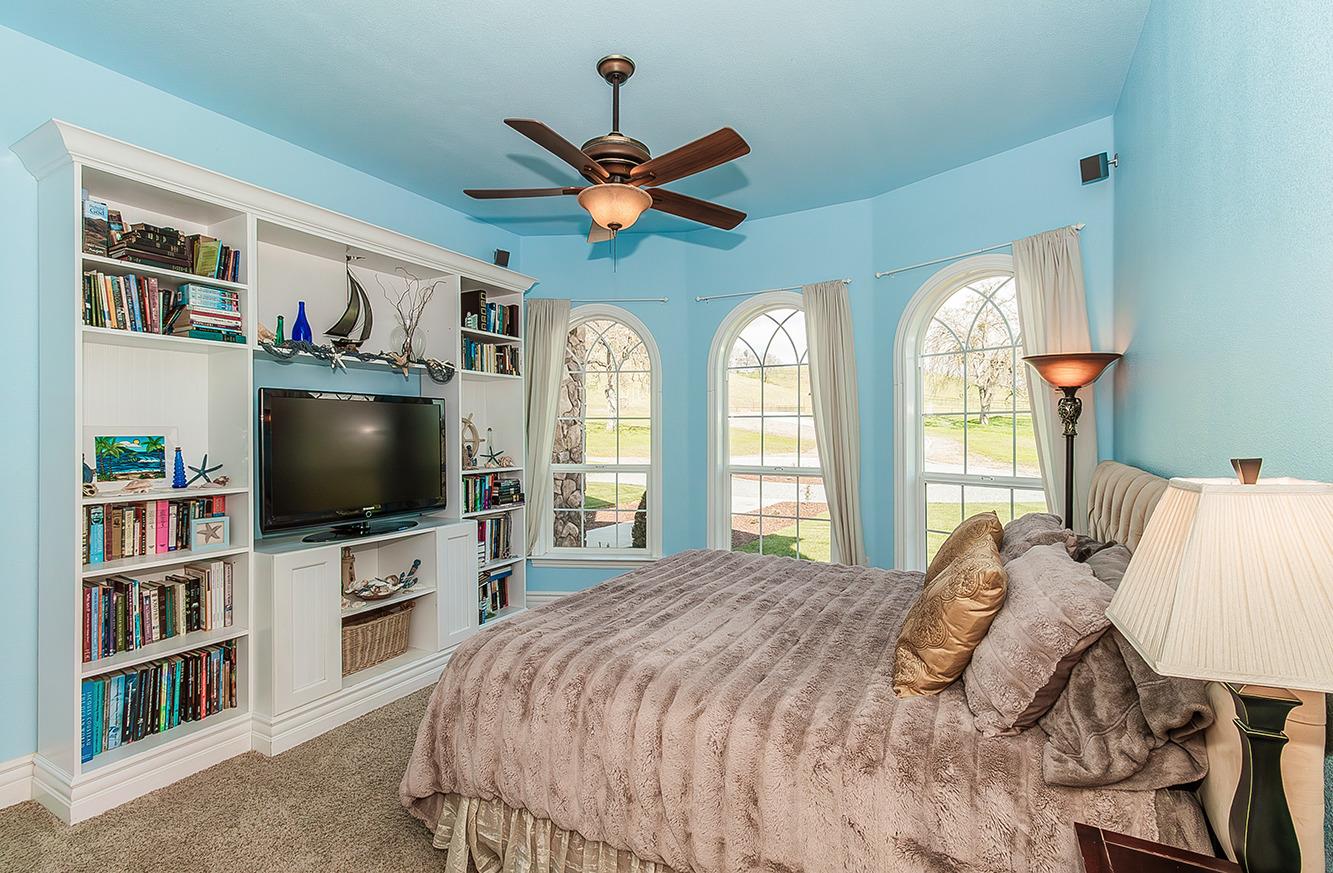 14505 Blue Drake Ln, Prather, CA 93651
