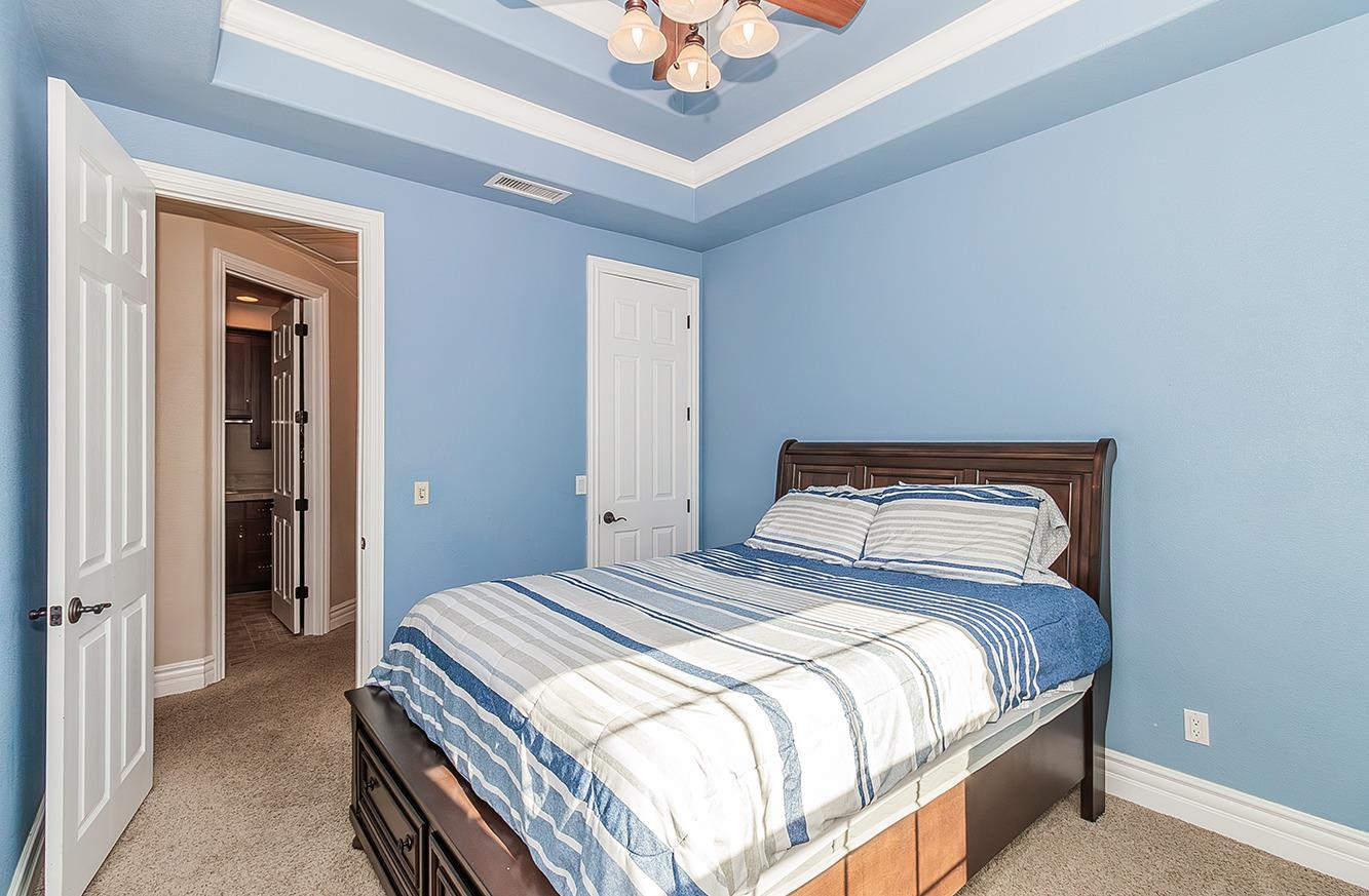 14505 Blue Drake Ln, Prather, CA 93651