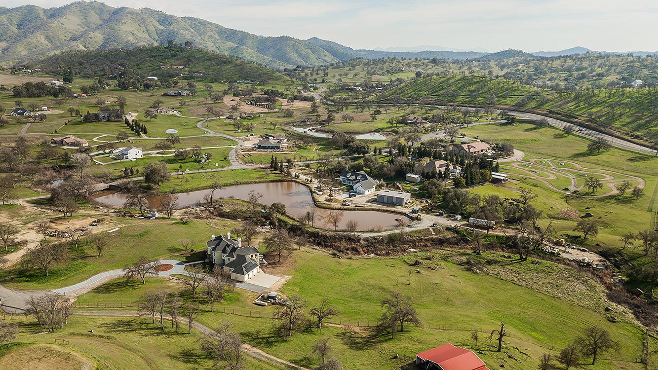 14505 Blue Drake Ln, Prather, CA 93651