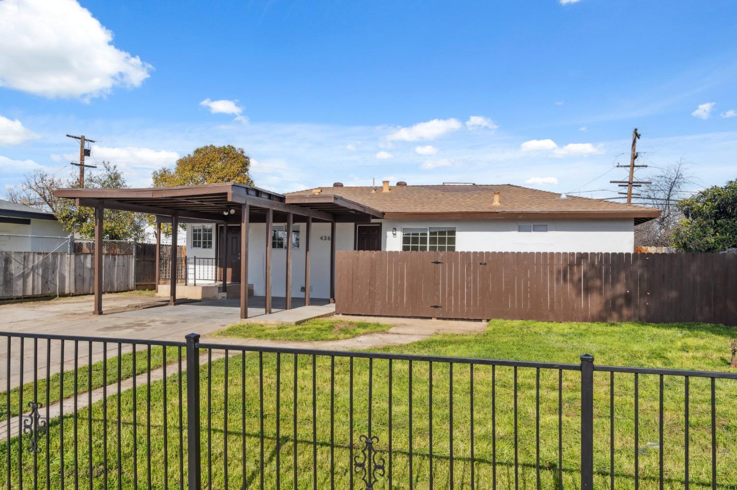 4366 N Holt, Fresno, CA 93705