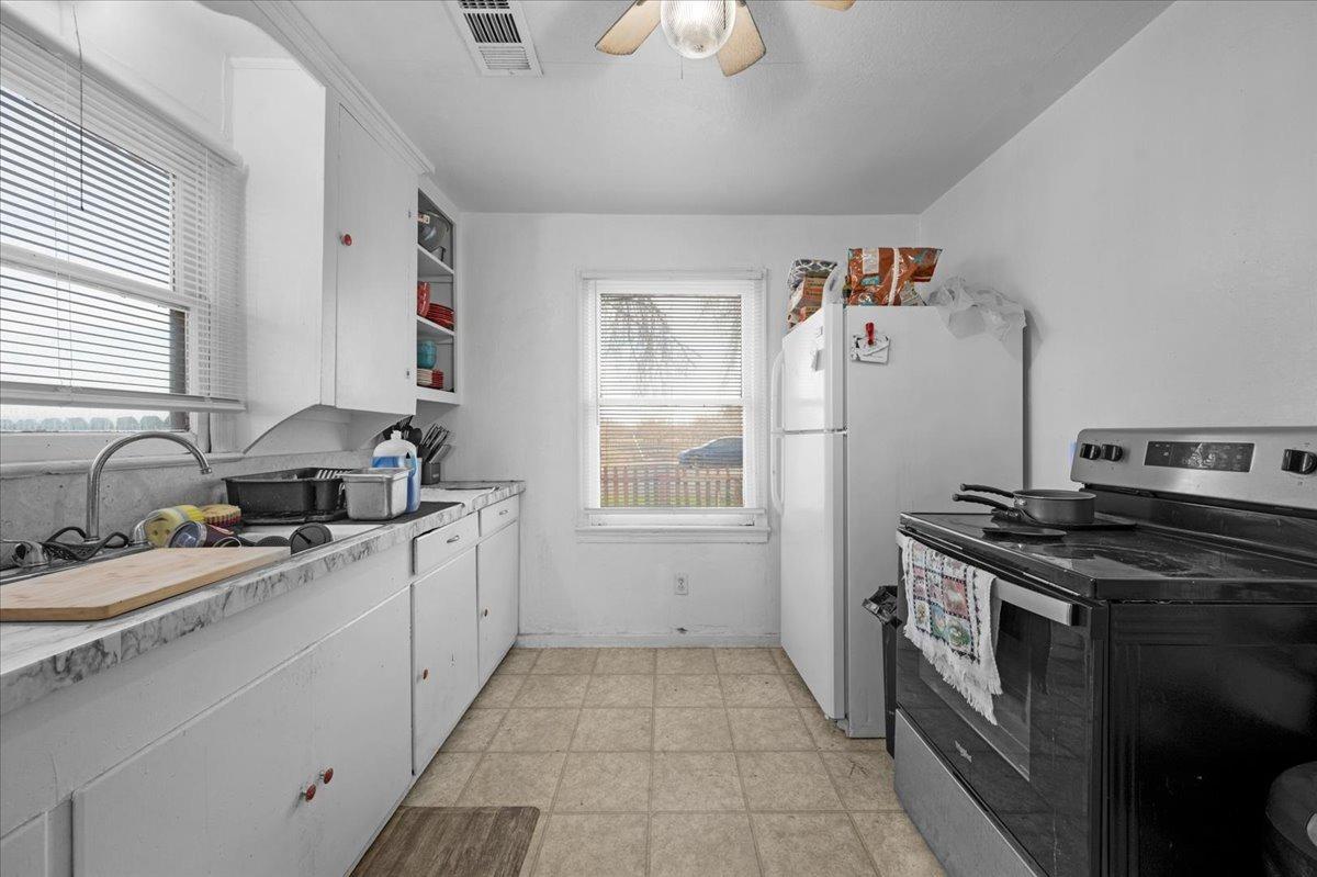 2886 Waukena, Tulare, CA 93274