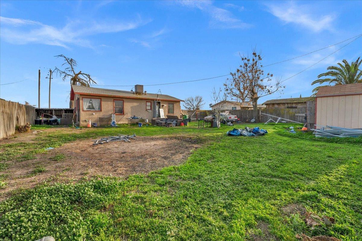 2886 Waukena, Tulare, CA 93274