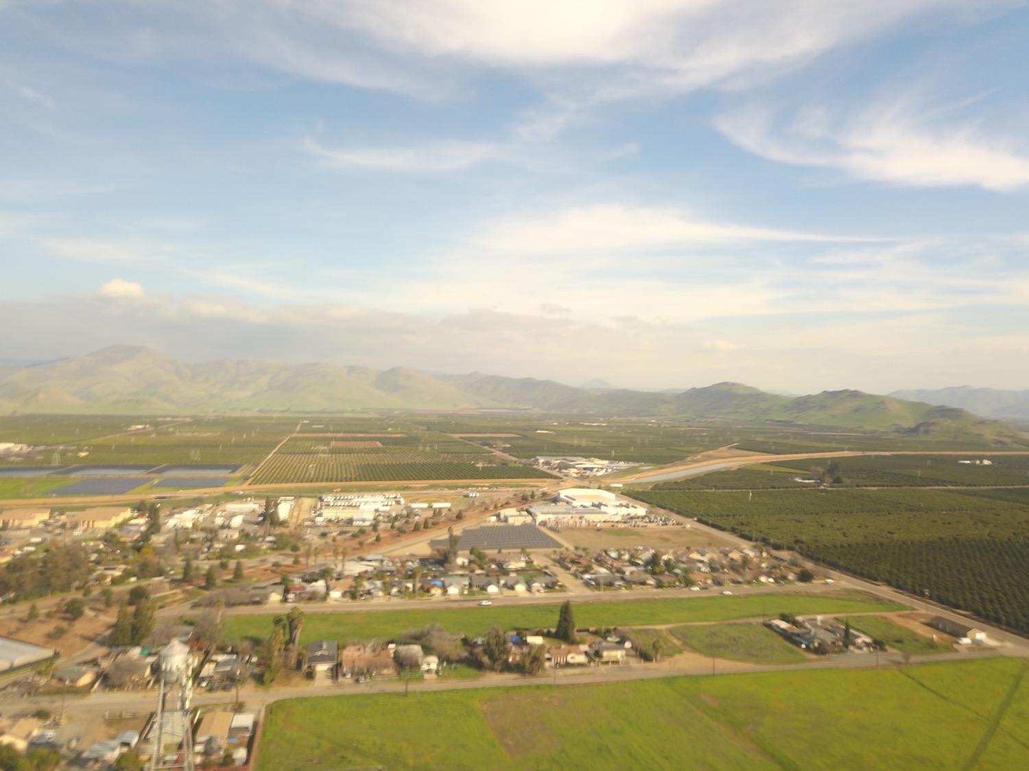 1 TBA, Orange Cove, CA 93646