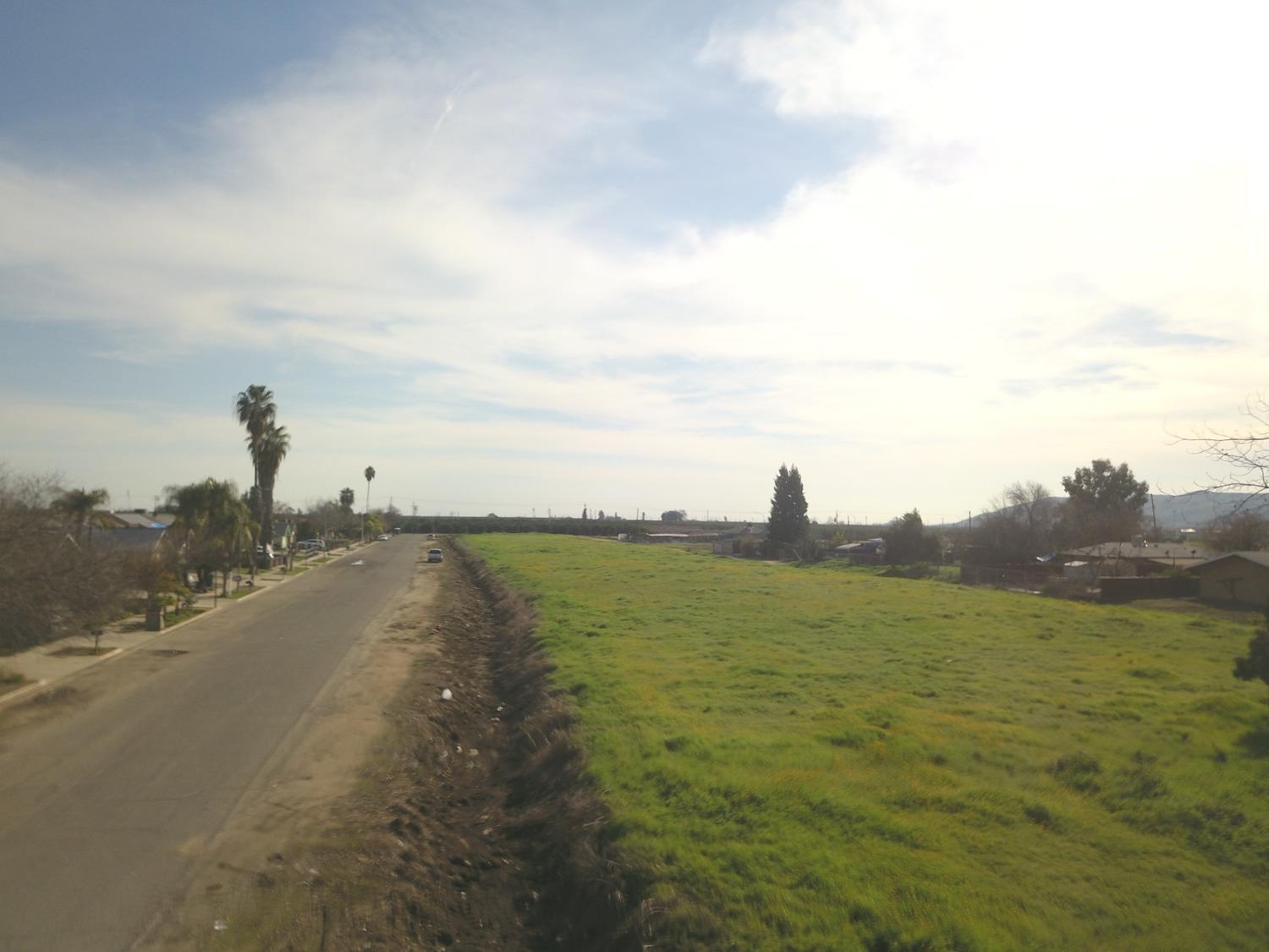 1 TBA, Orange Cove, CA 93646