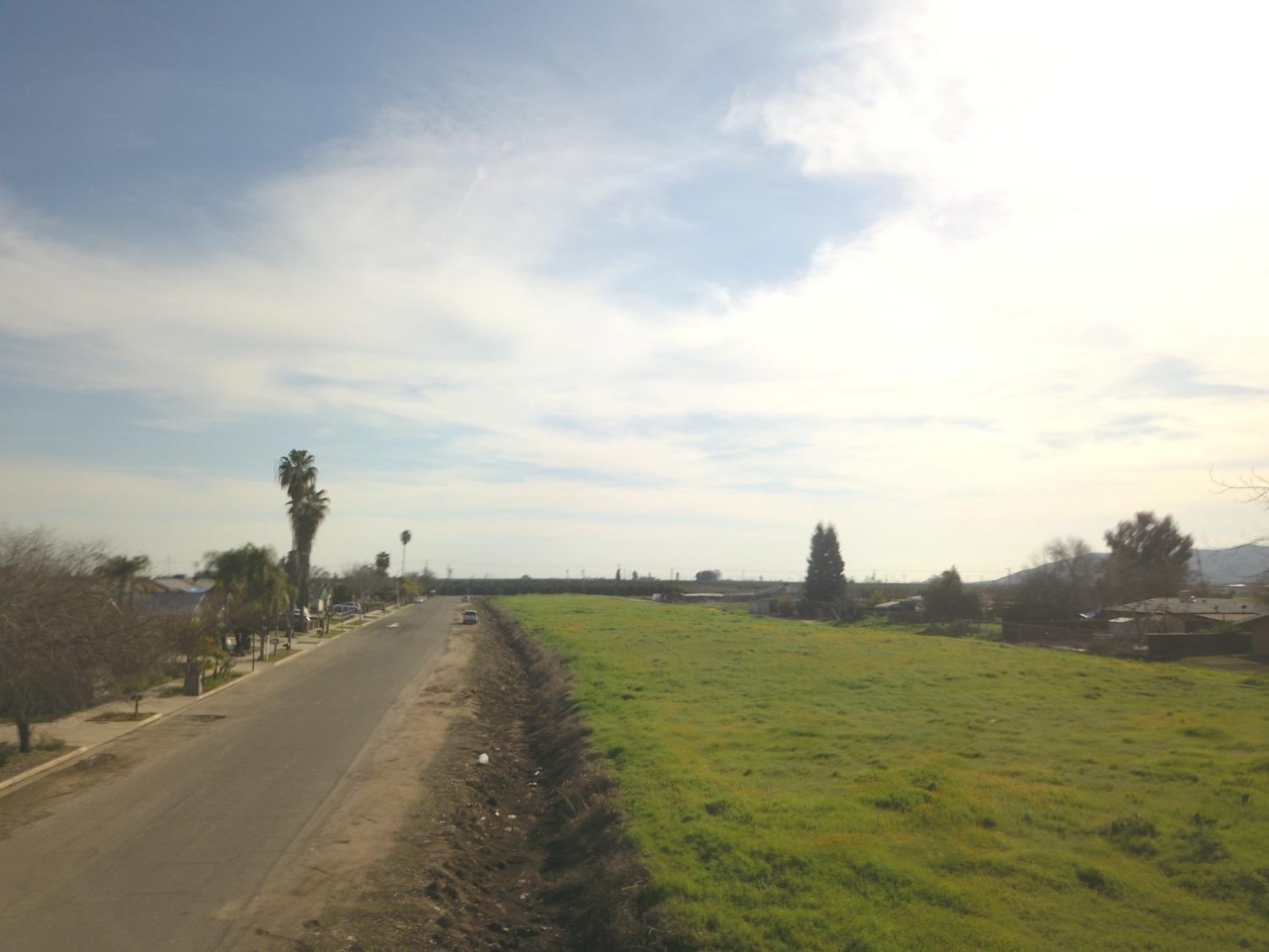 1 TBA, Orange Cove, CA 93646