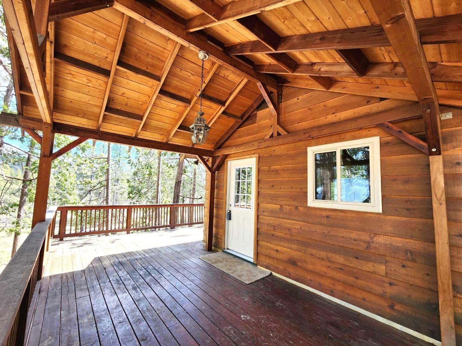 41916 Meadow Ln, Auberry, CA 93602