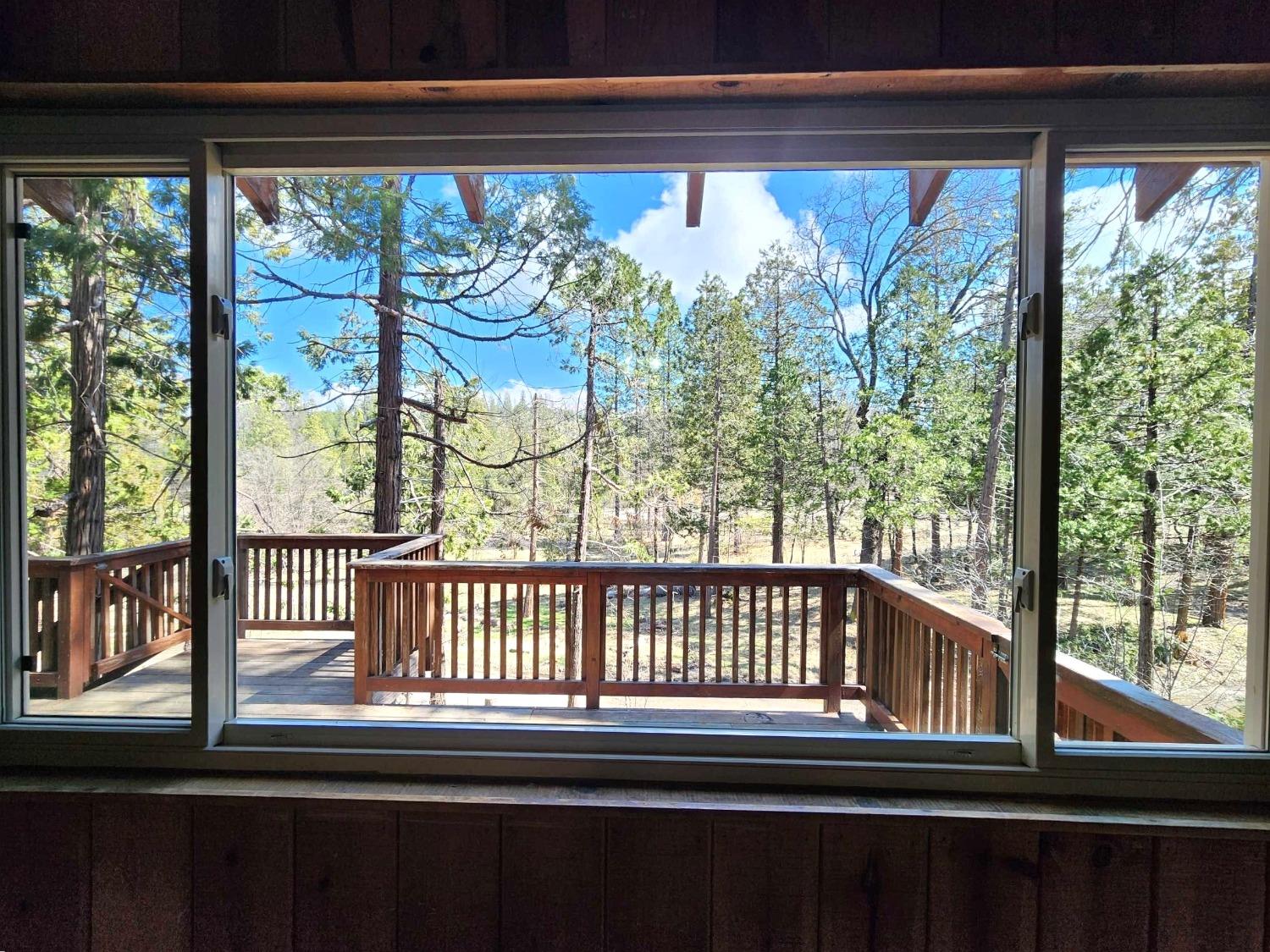 41916 Meadow Ln, Auberry, CA 93602