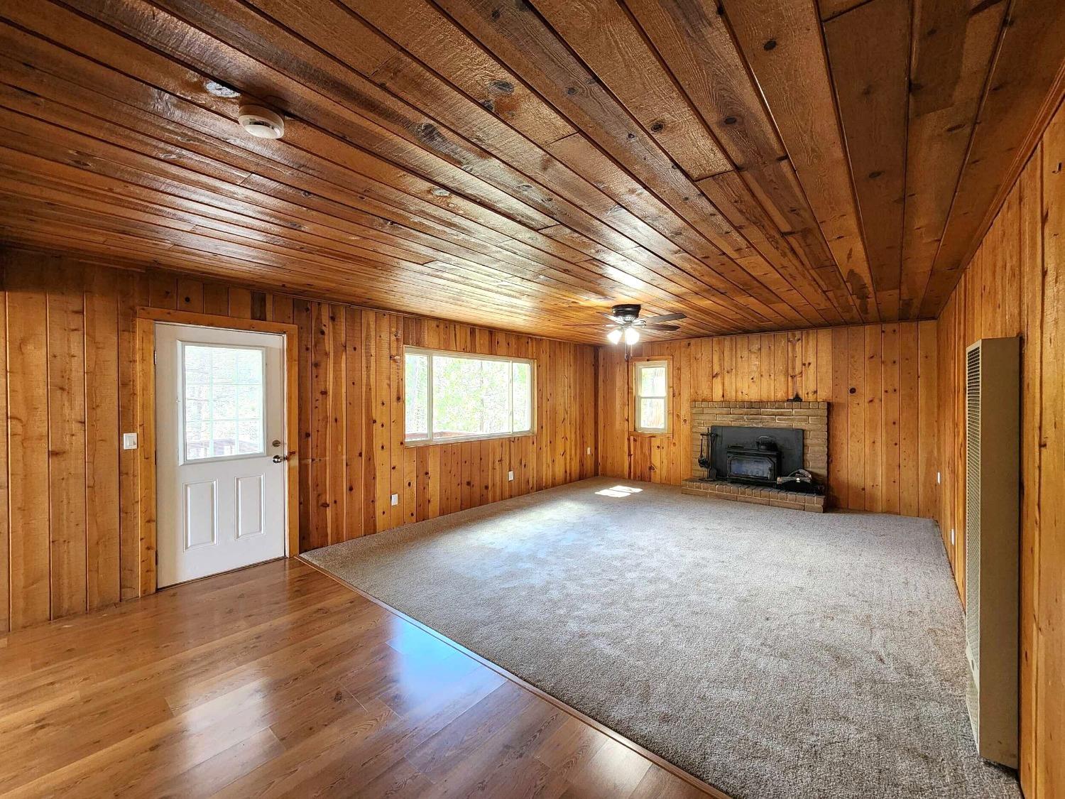 41916 Meadow Ln, Auberry, CA 93602