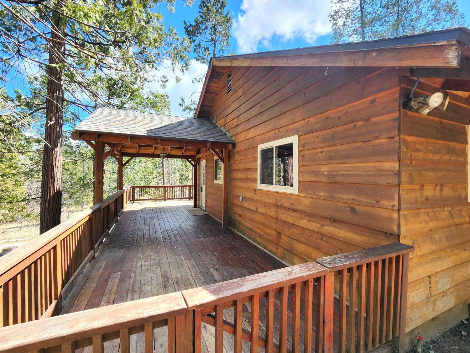 41916 Meadow Ln, Auberry, CA 93602