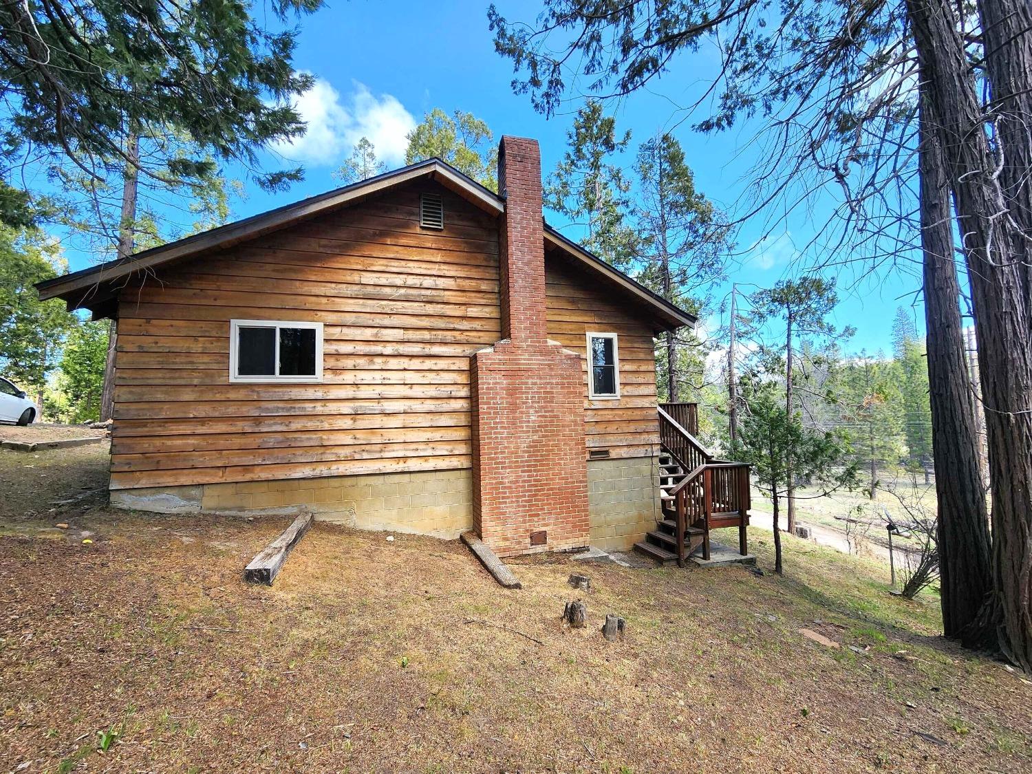 41916 Meadow Ln, Auberry, CA 93602