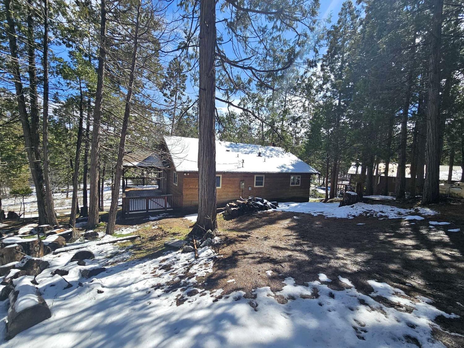 41916 Meadow Ln, Auberry, CA 93602