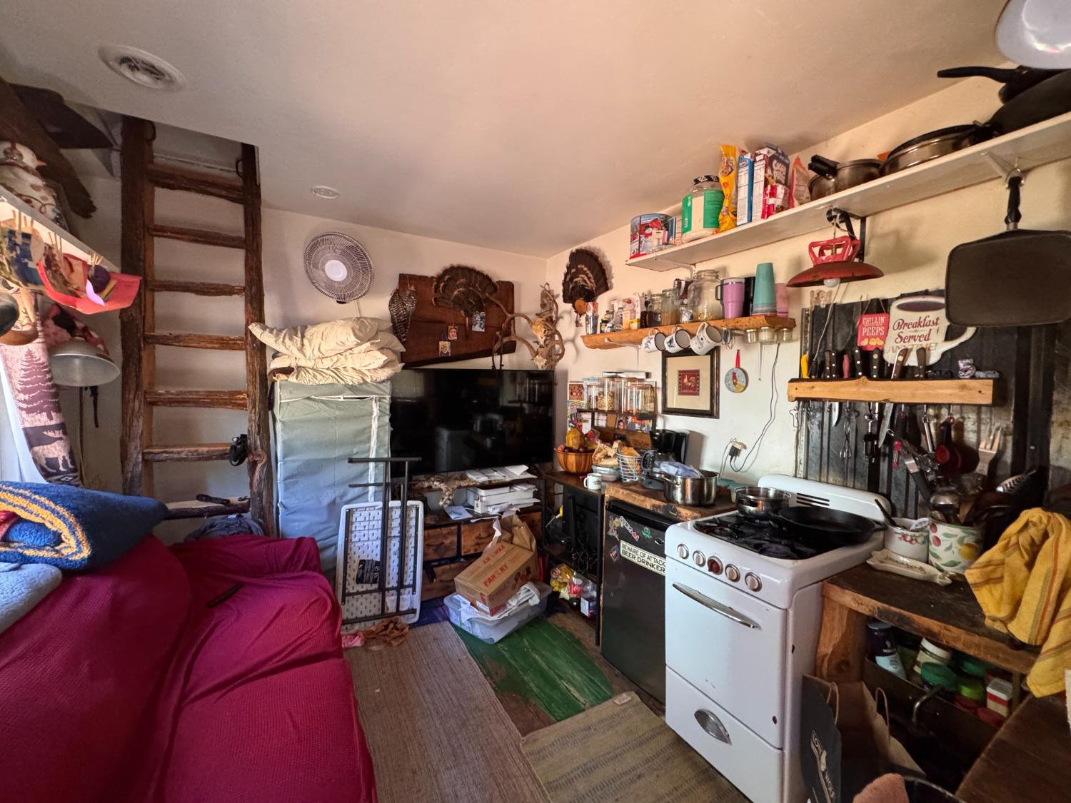 27643 Salt Springs Rd, Out Of Area, CA 95666