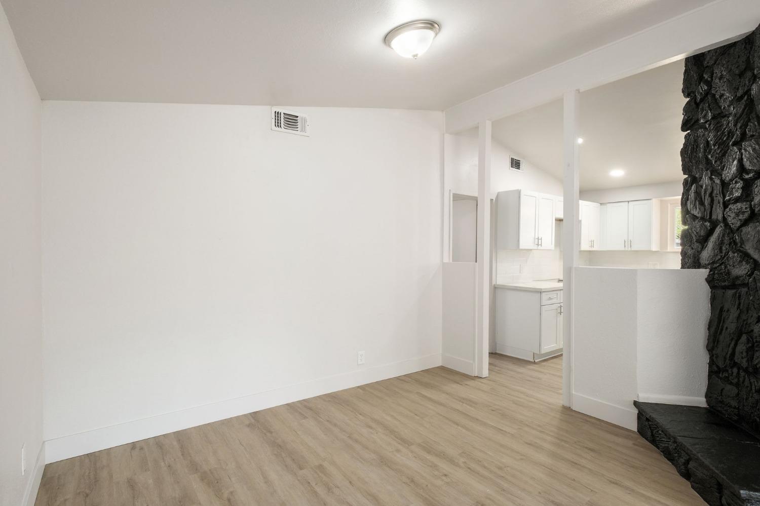 2732 E Lansing Way, Fresno, CA 93726