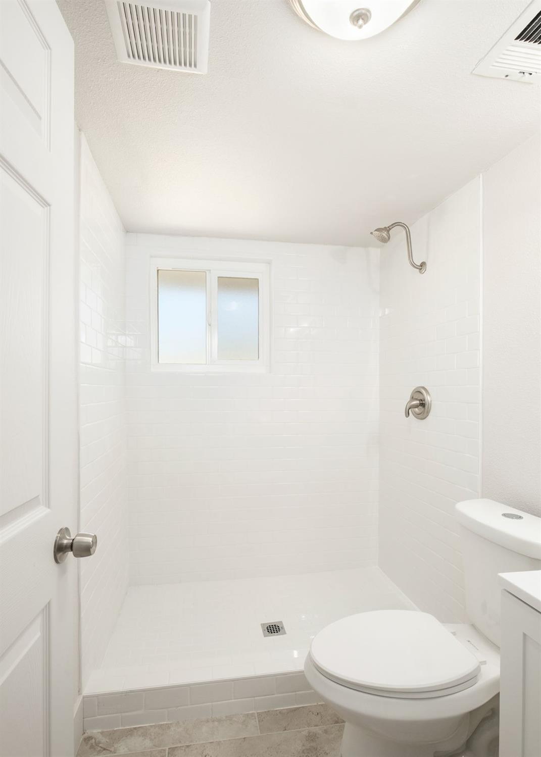 2732 E Lansing Way, Fresno, CA 93726