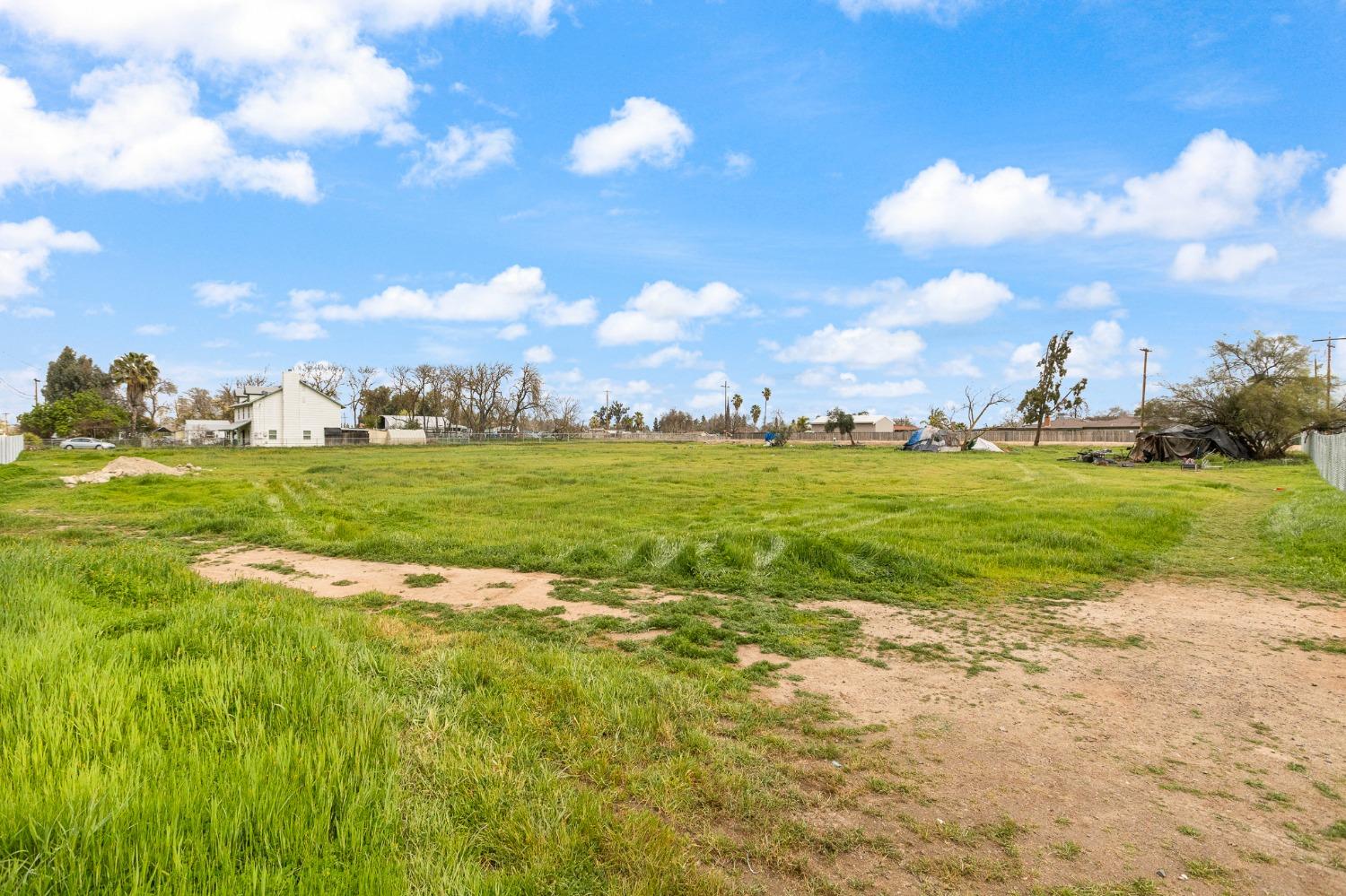 3154 W Mckinley Ave, Fresno, CA 93722