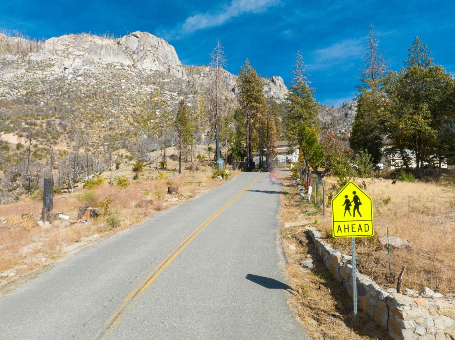 55142 Huntington Lake Rd, Big Creek, CA 93605