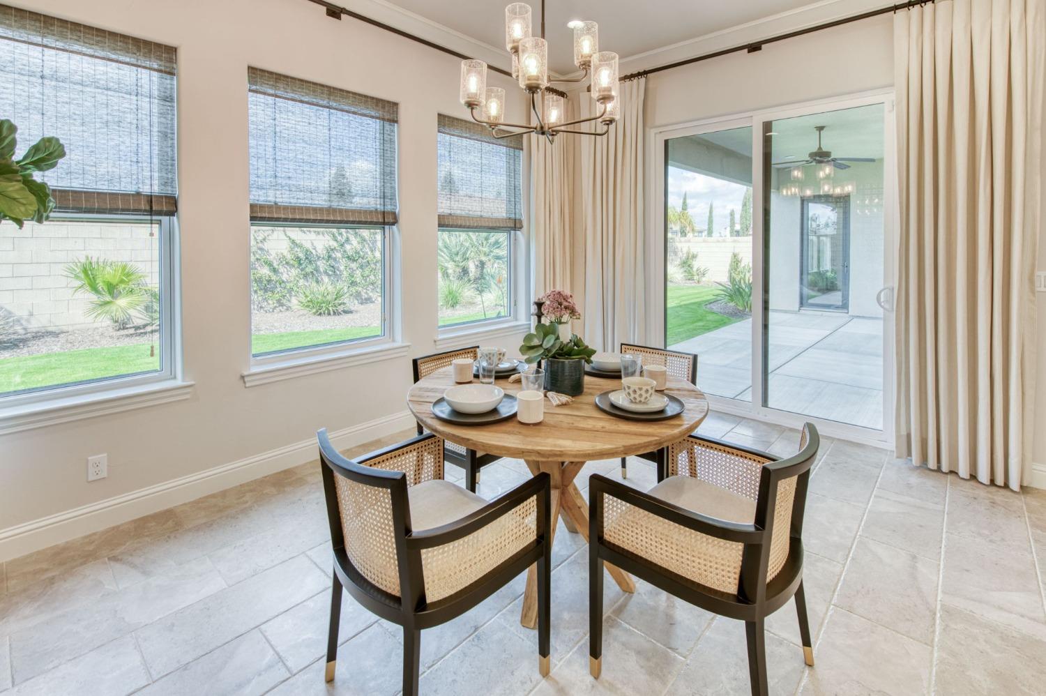 11609 N Sandy Par Dr, Fresno, CA 93730