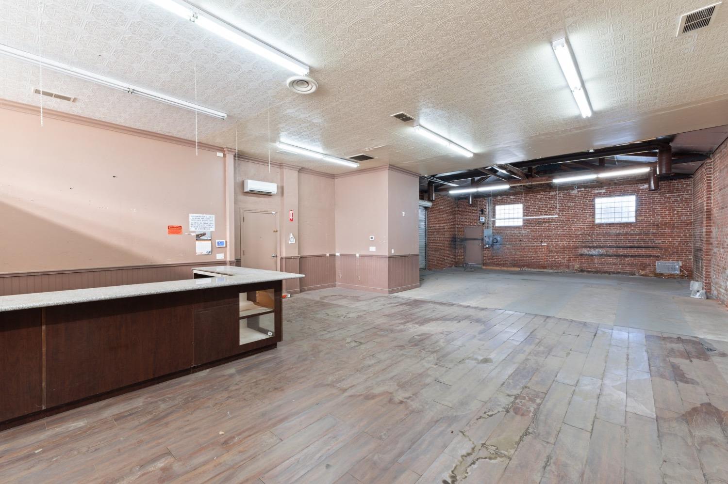 1100 N Fresno St, Fresno, CA 93701