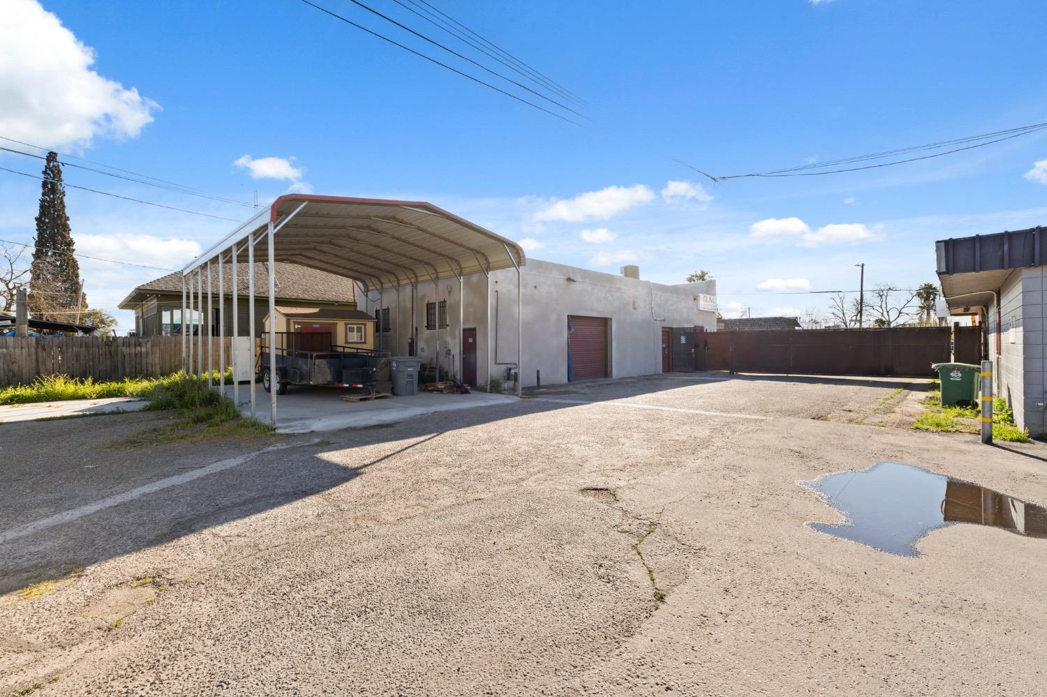 1100 N Fresno St, Fresno, CA 93701