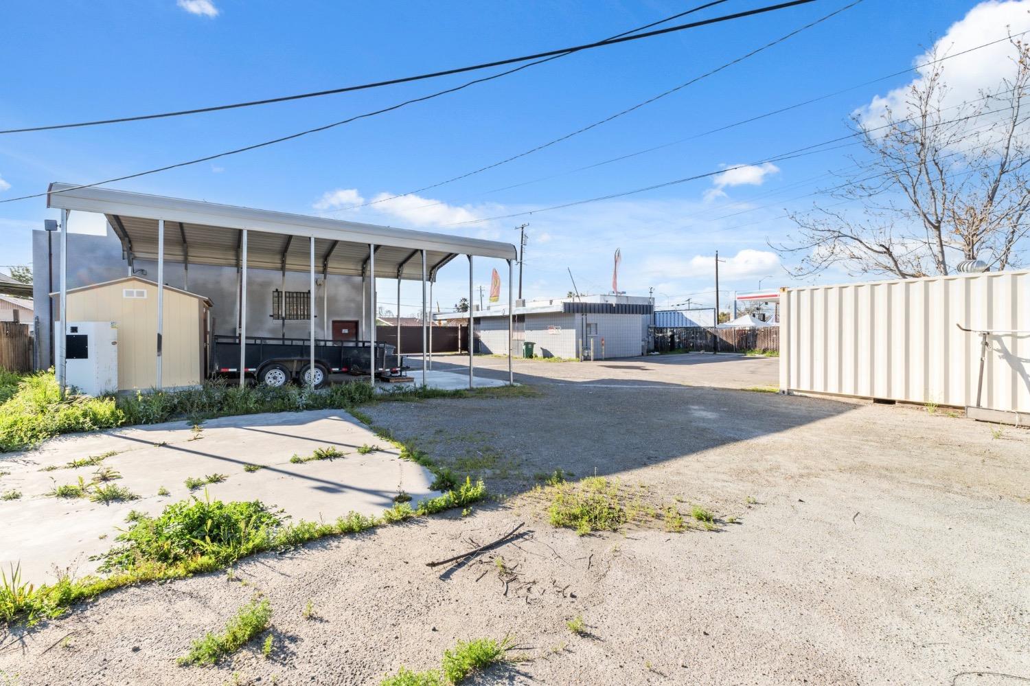 1100 N Fresno St, Fresno, CA 93701