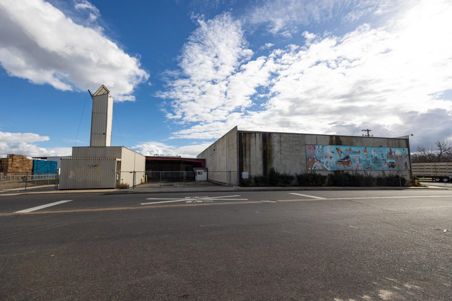 200 N Uruappan, Dinuba, CA 93618