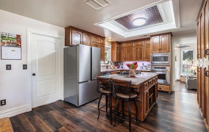 26189 Valerie Ave, Madera, CA 93638