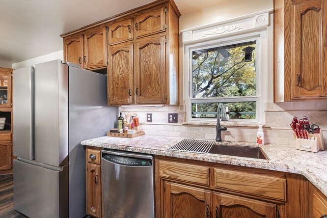 26189 Valerie Ave, Madera, CA 93638