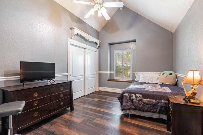 26189 Valerie Ave, Madera, CA 93638