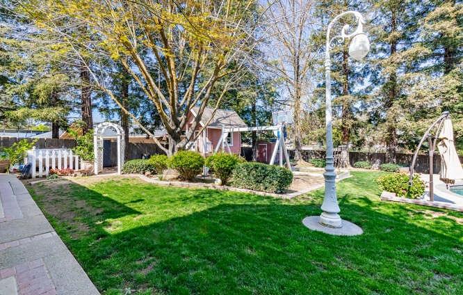 26189 Valerie Ave, Madera, CA 93638