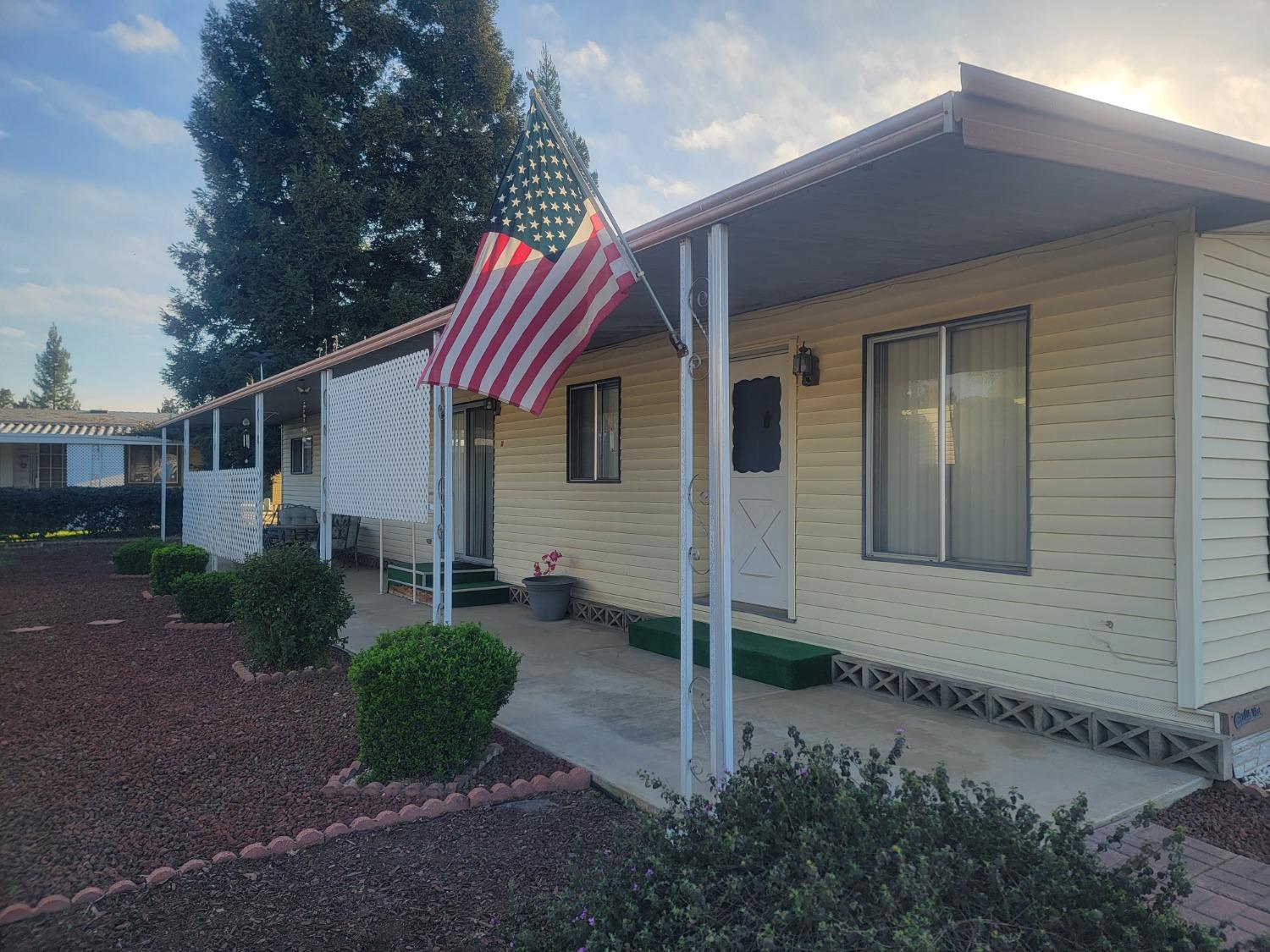 1300 W Olson Ave #52, Reedley, CA 93654