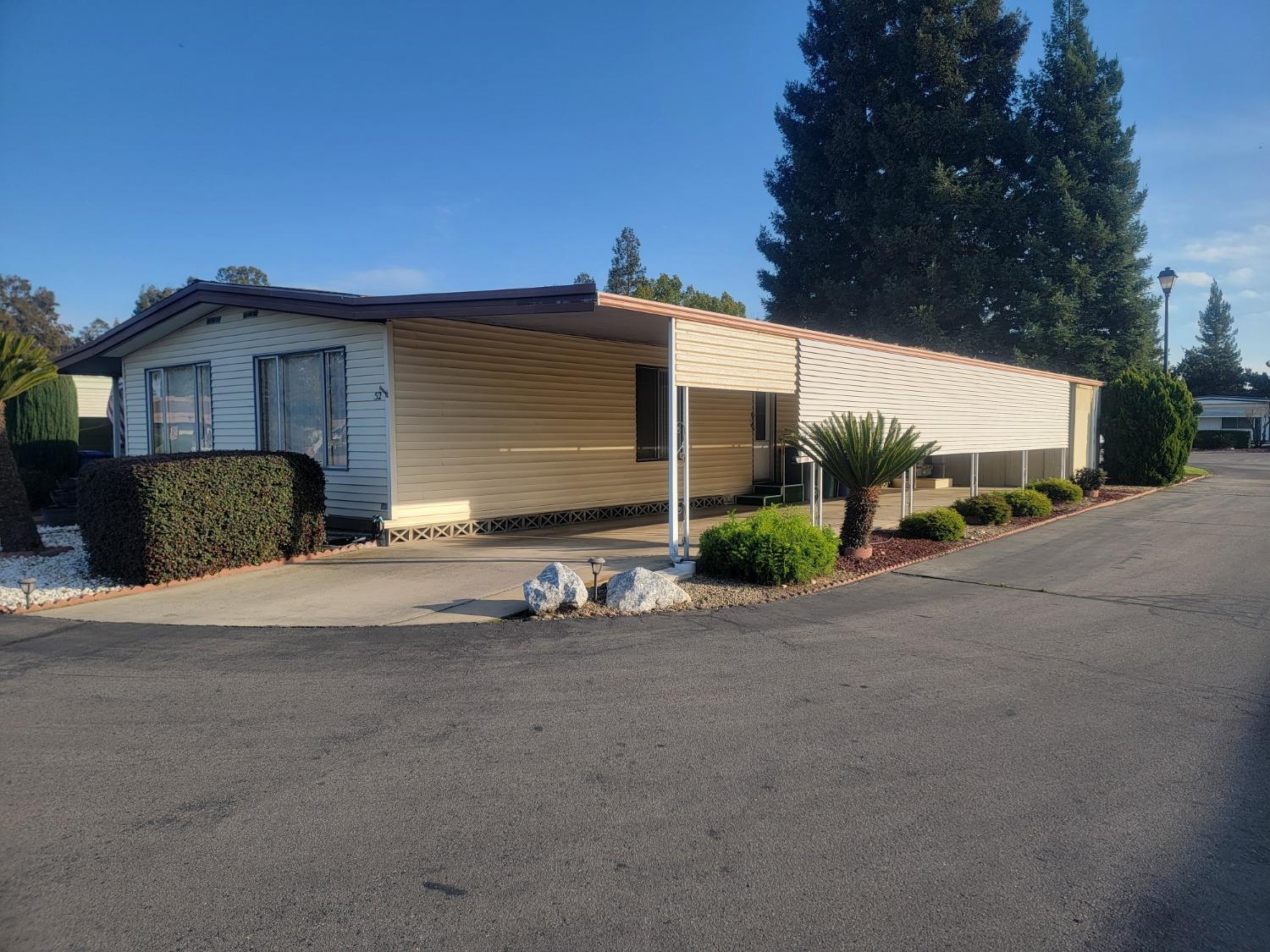 1300 W Olson Ave #52, Reedley, CA 93654