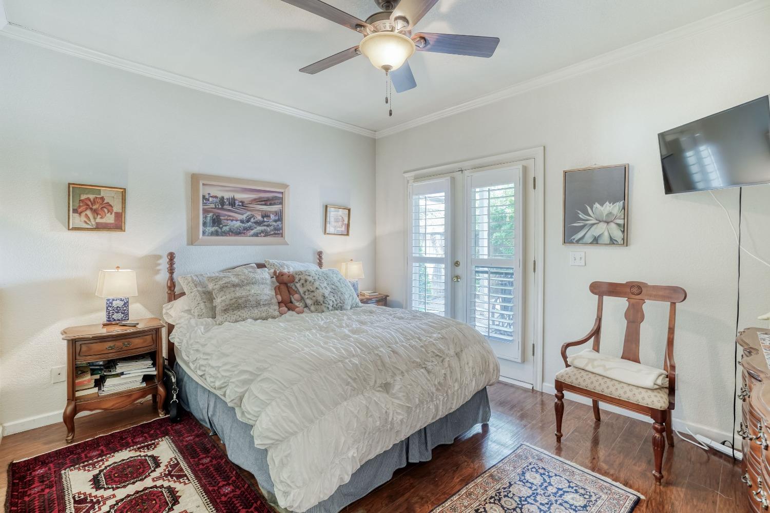 851 E Country View Cir, Fresno, CA 93730