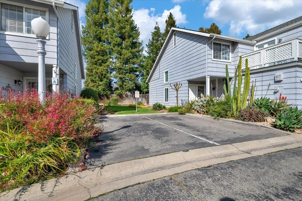 7534 N Millbrook Ave, Fresno, CA 93720