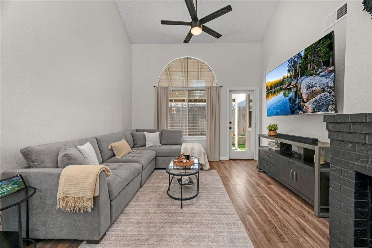 7534 N Millbrook Ave, Fresno, CA 93720