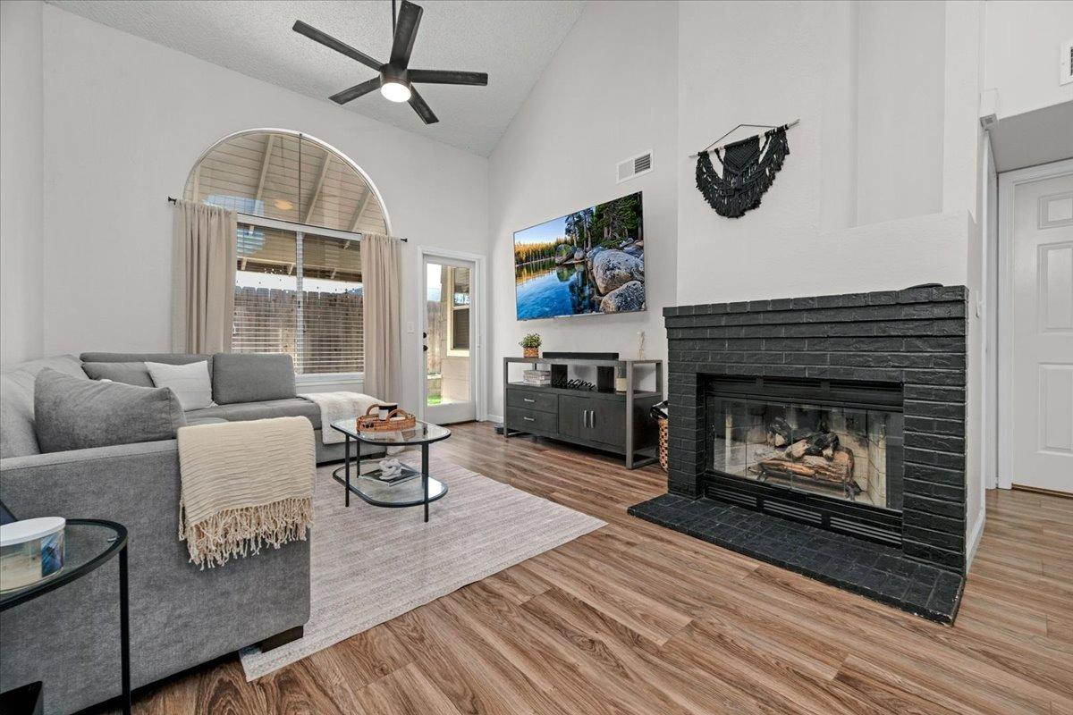 7534 N Millbrook Ave, Fresno, CA 93720