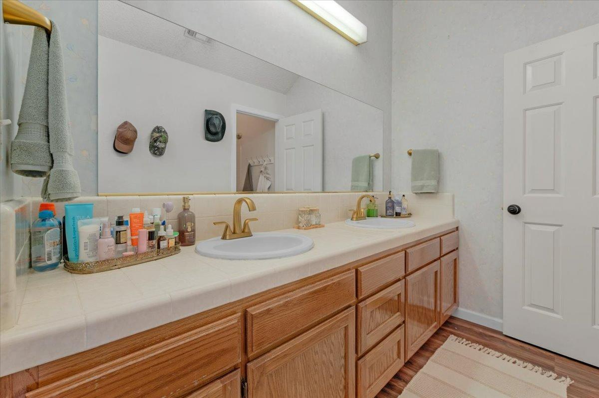 7534 N Millbrook Ave, Fresno, CA 93720