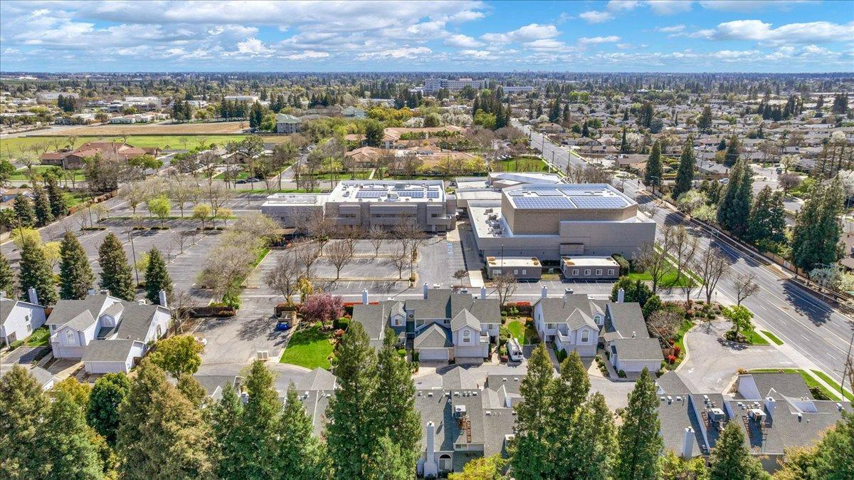 7534 N Millbrook Ave, Fresno, CA 93720