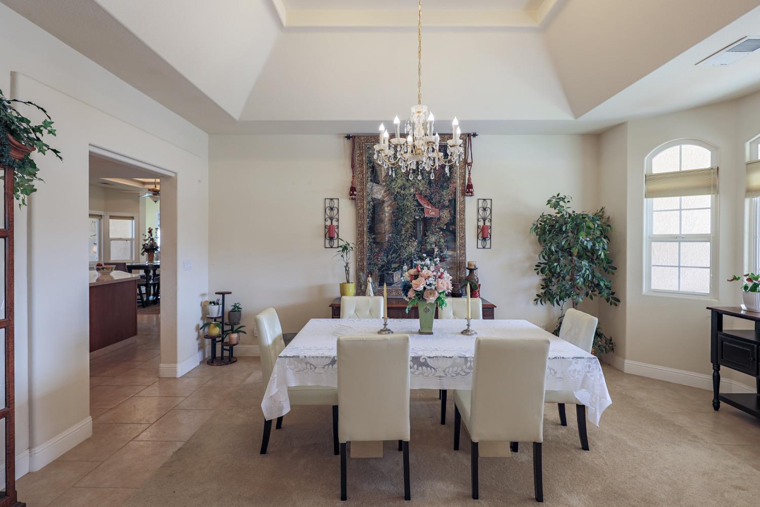 8340 Lake Shore Dr, Chowchilla, CA 93610