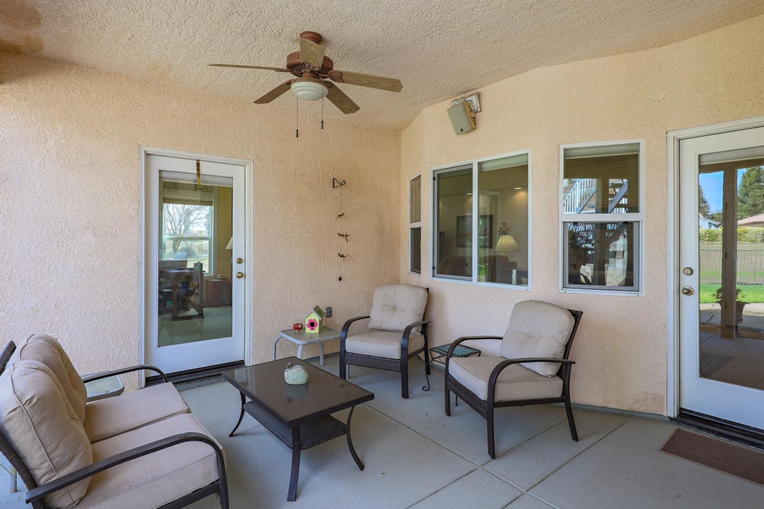 8340 Lake Shore Dr, Chowchilla, CA 93610