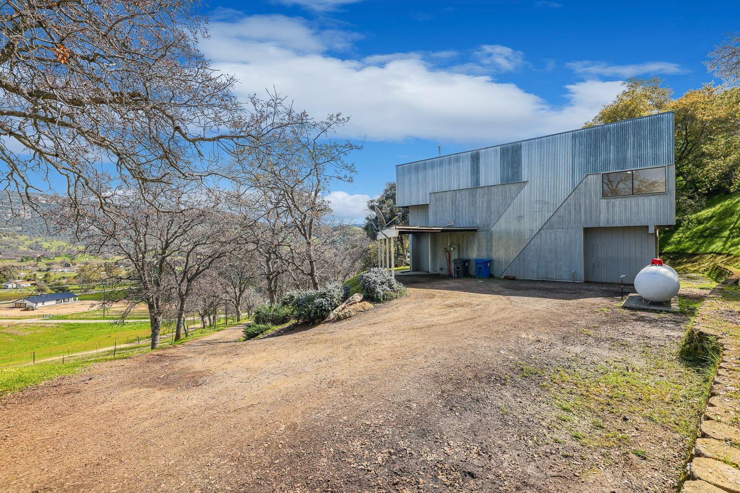 28951 Spring Valley Rd, Tollhouse, CA 93667