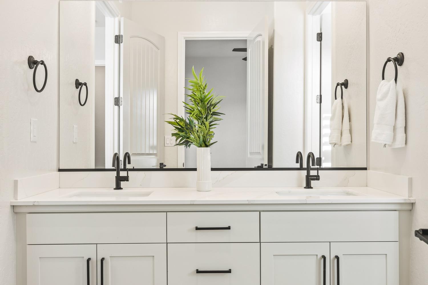 19678 Ventana Hills Dr, Clovis, CA 93619