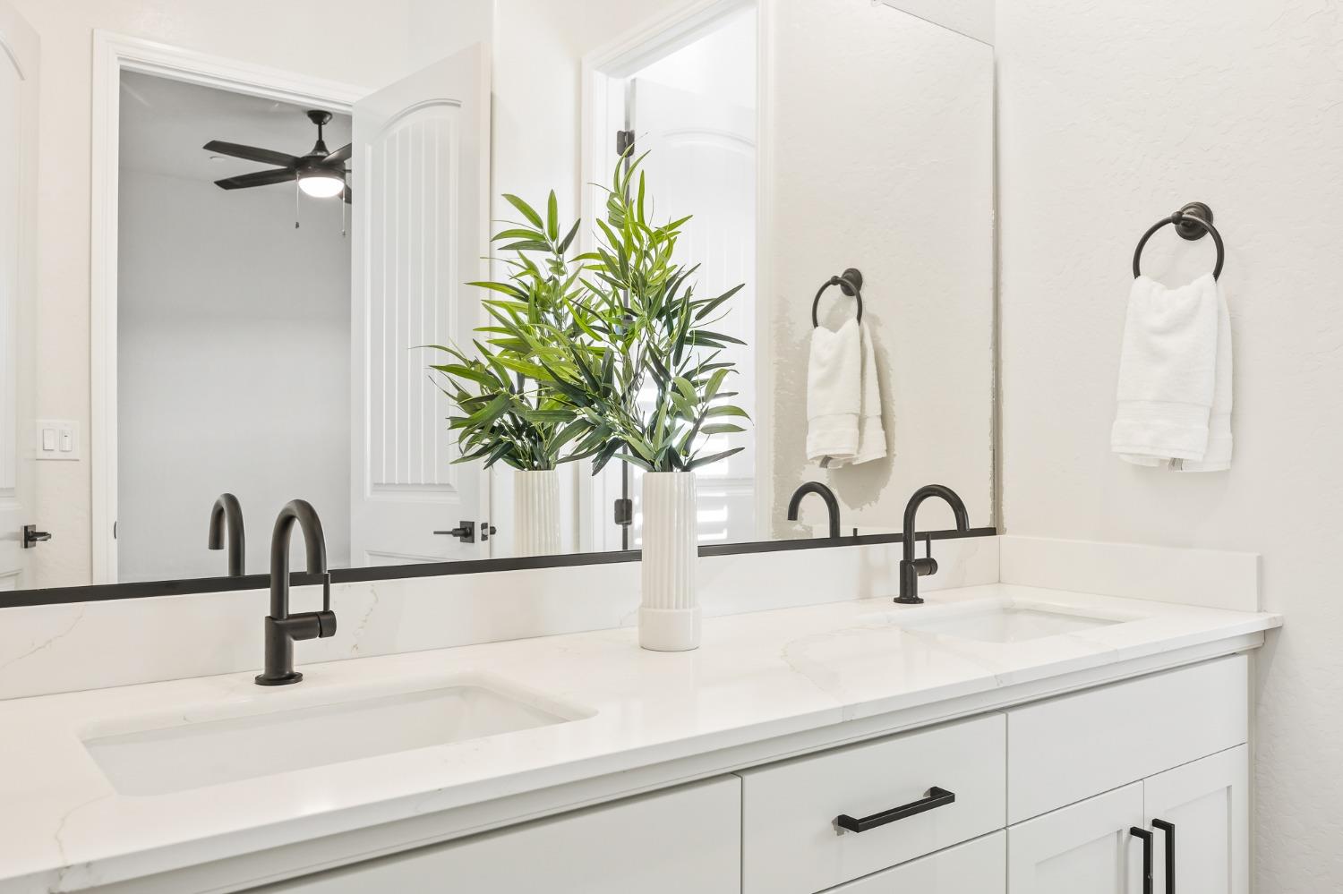 19678 Ventana Hills Dr, Clovis, CA 93619