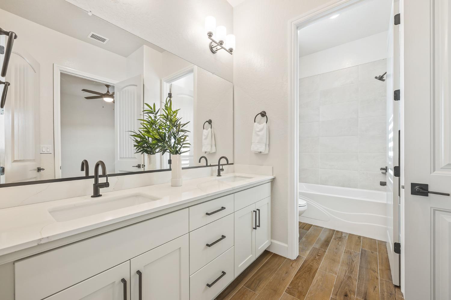 19678 Ventana Hills Dr, Clovis, CA 93619