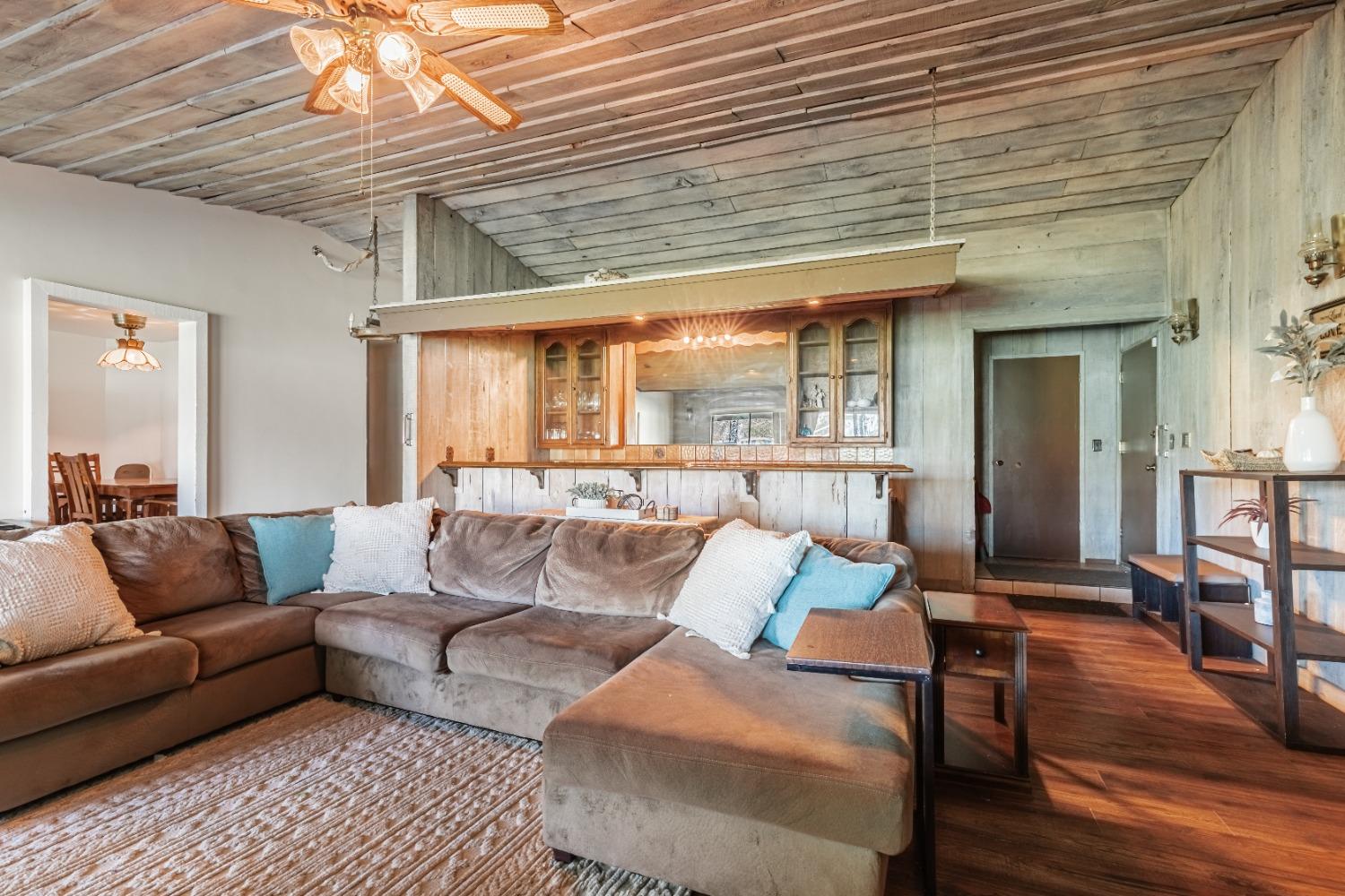 16993 Jennifer Ct, Madera, CA 93636