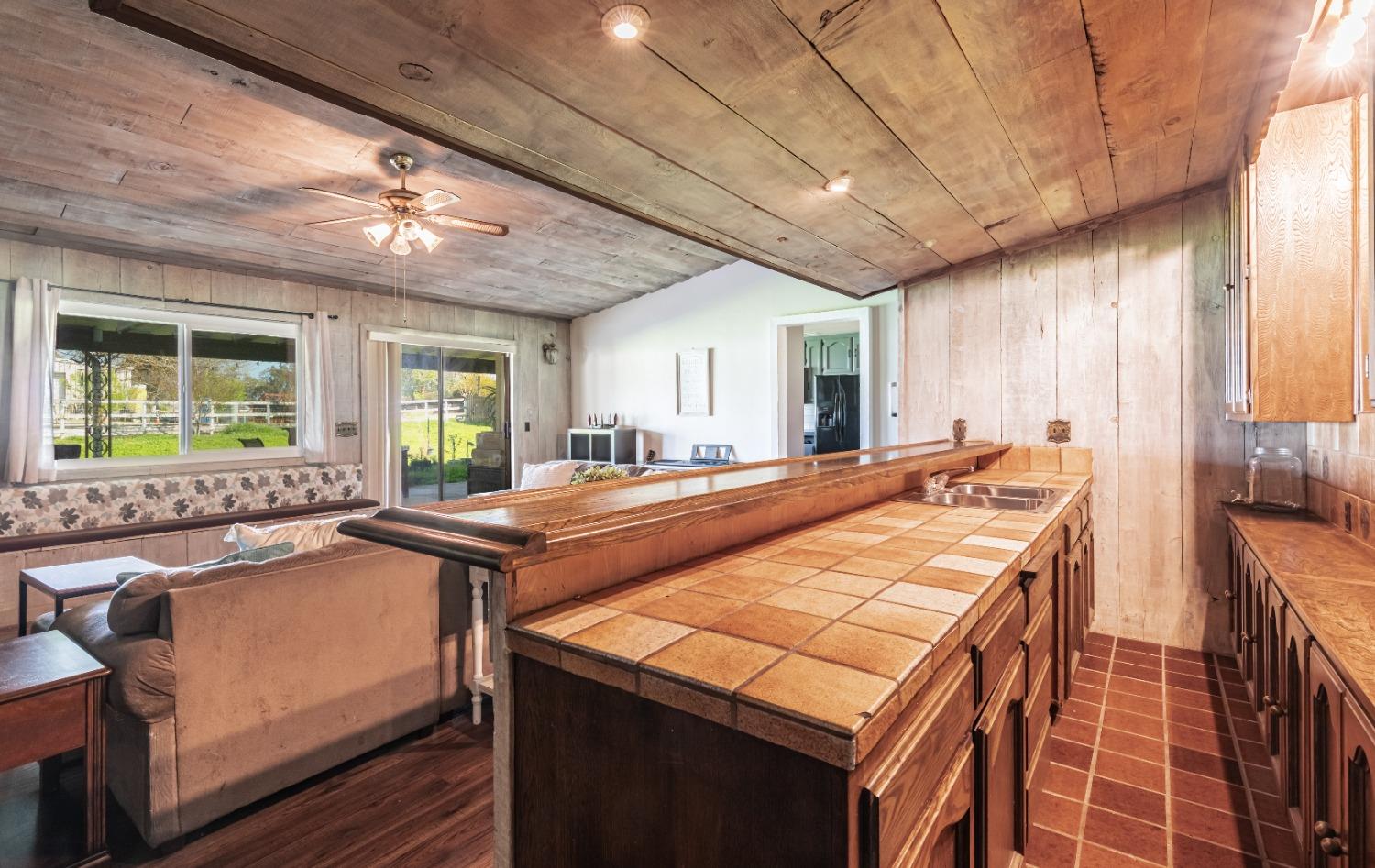 16993 Jennifer Ct, Madera, CA 93636