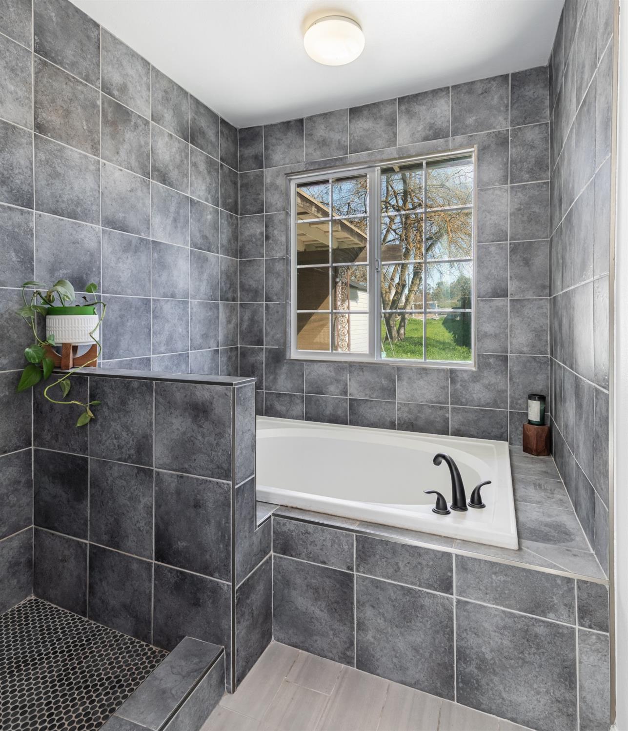 16993 Jennifer Ct, Madera, CA 93636