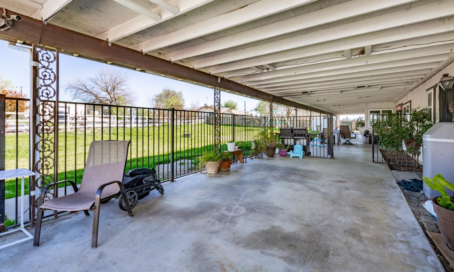 16993 Jennifer Ct, Madera, CA 93636