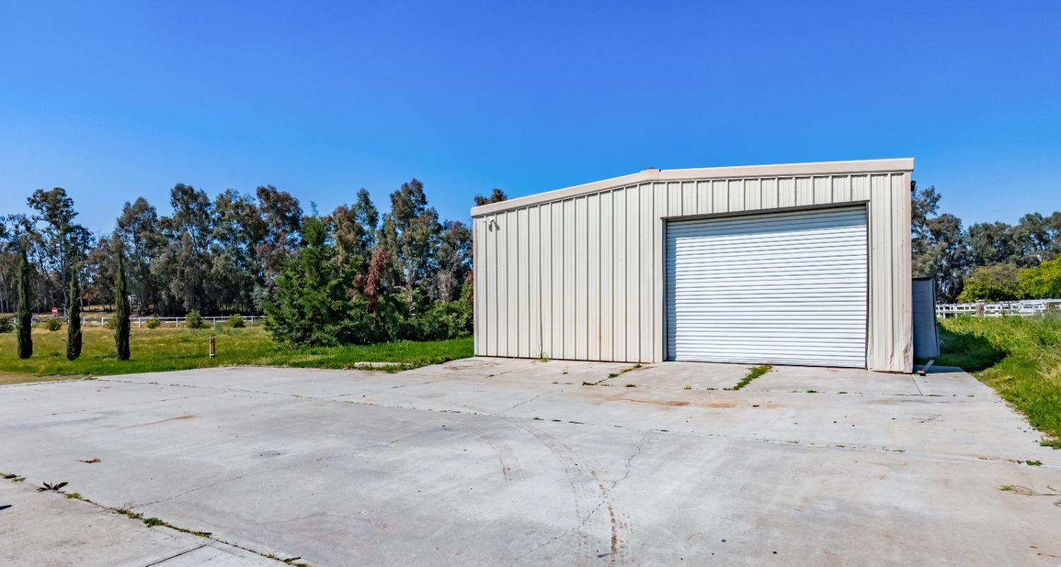 16993 Jennifer Ct, Madera, CA 93636