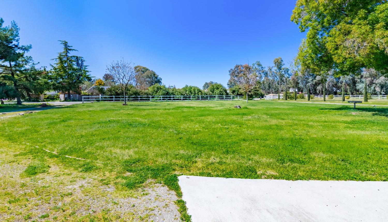 16993 Jennifer Ct, Madera, CA 93636