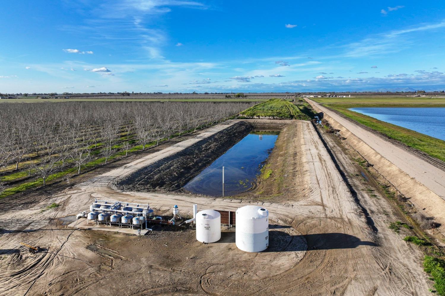 3012 N Oakmore St, Tulare, CA 93274